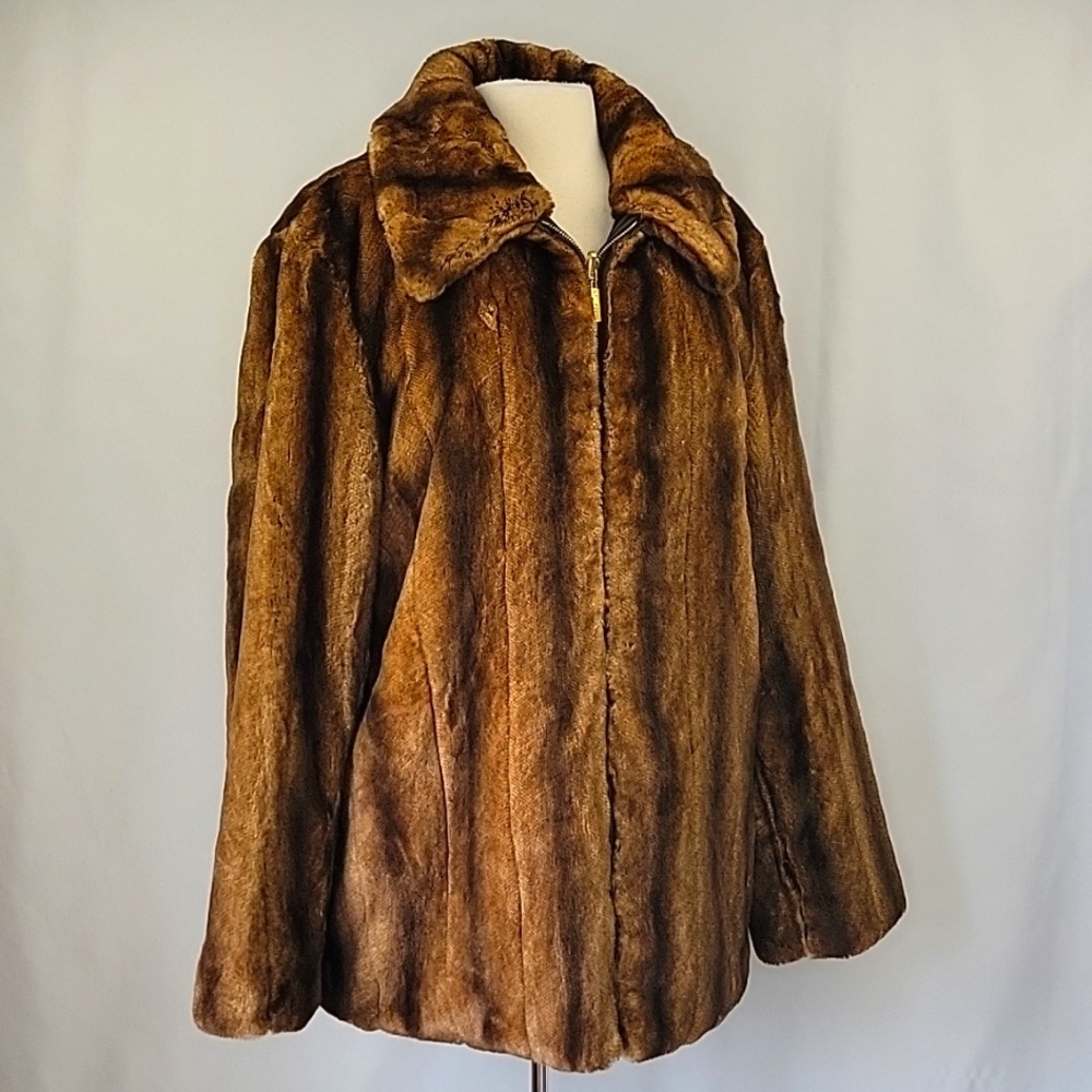 St. John Luxe Reversible Faux Fur Zip Up Jacket Size Large
